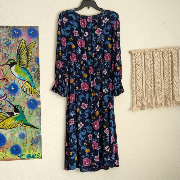 Old Navy Fit & Flare Crepe Prairie Dress Floral Navy Size Small - Picture 3 of 5